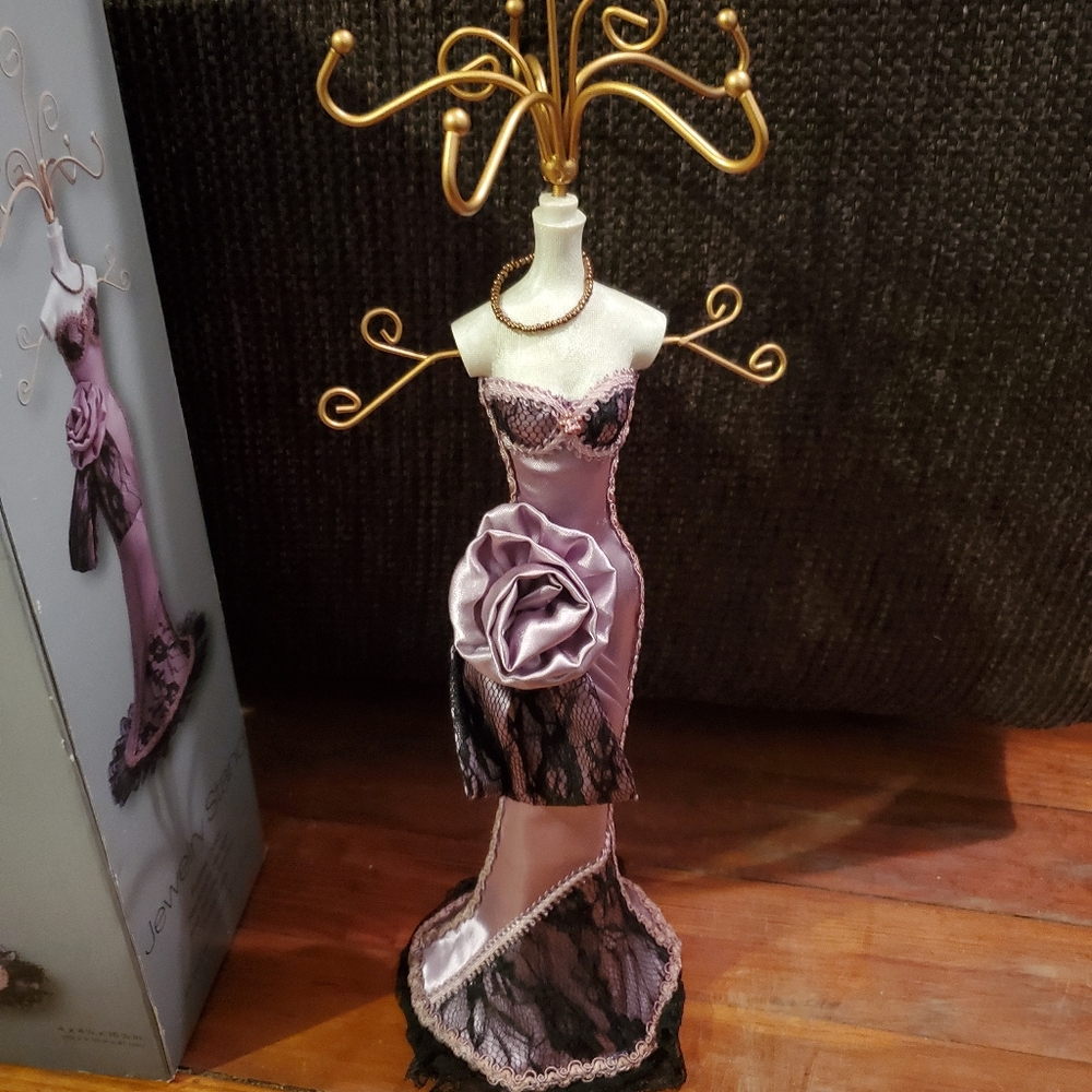 Lovely Vintage Ladies Jewelry Holder